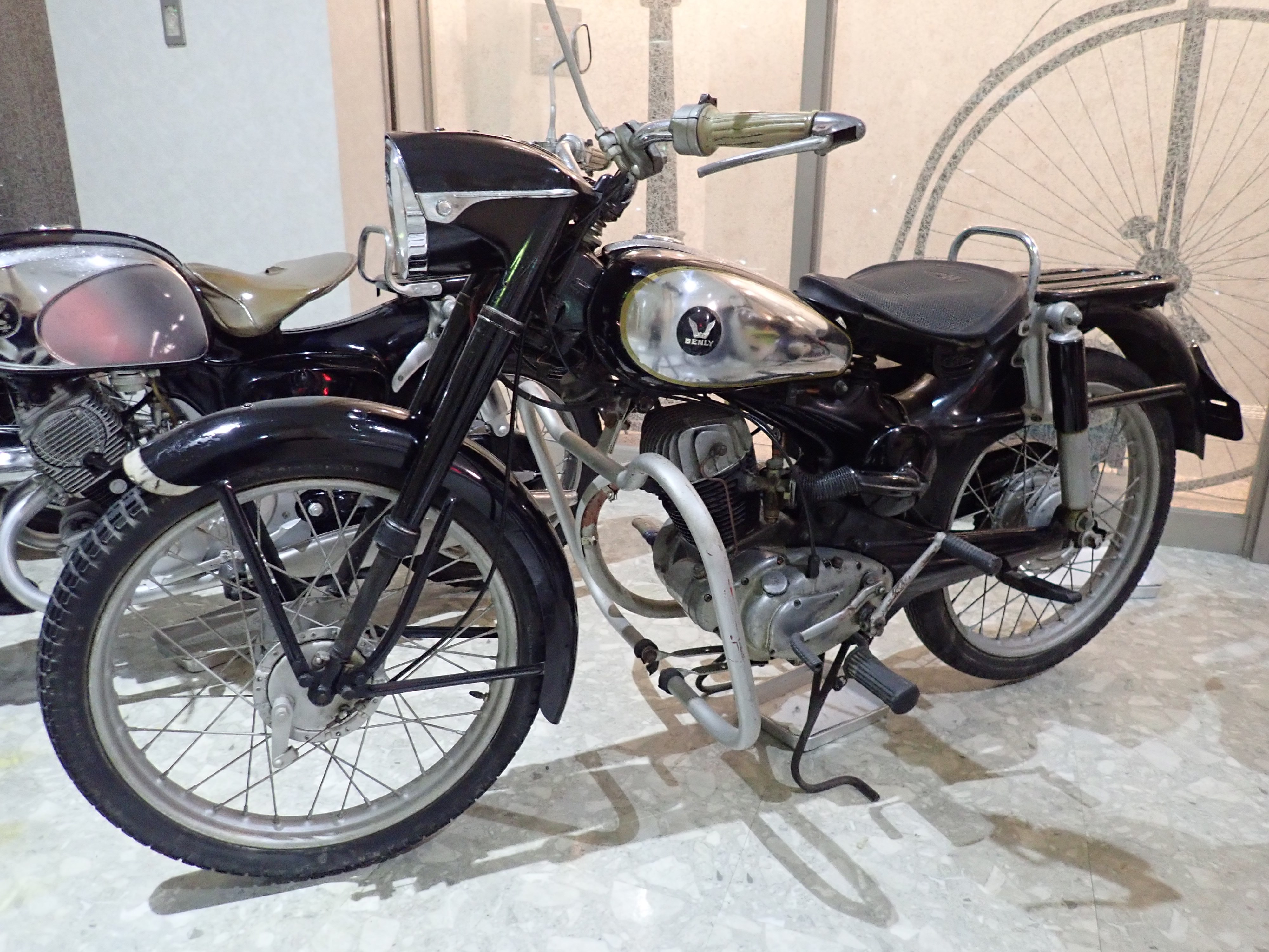 初期の中型市販バイクがベンリイだ ホンダ ベンリイJB型 1955年型 
