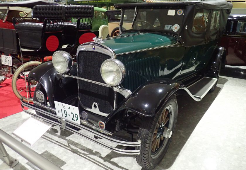 クライスラー社のお手頃な車です プリムス モデルｕ ４ドア ツアラー １９２９年型 日本自動車博物館
