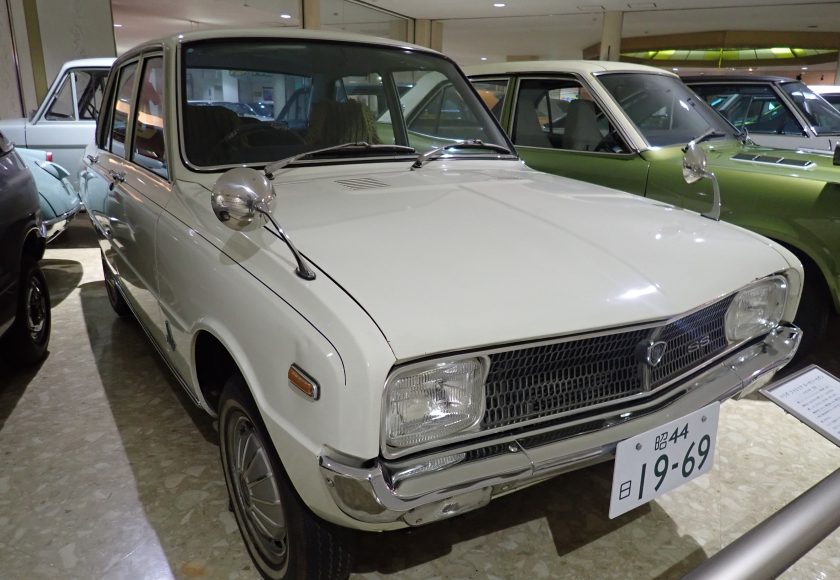 ロータリーエンジン搭載で驚異的な速さ マツダ ファミリアロータリーｓｓ 日本 １９６９年 日本自動車博物館